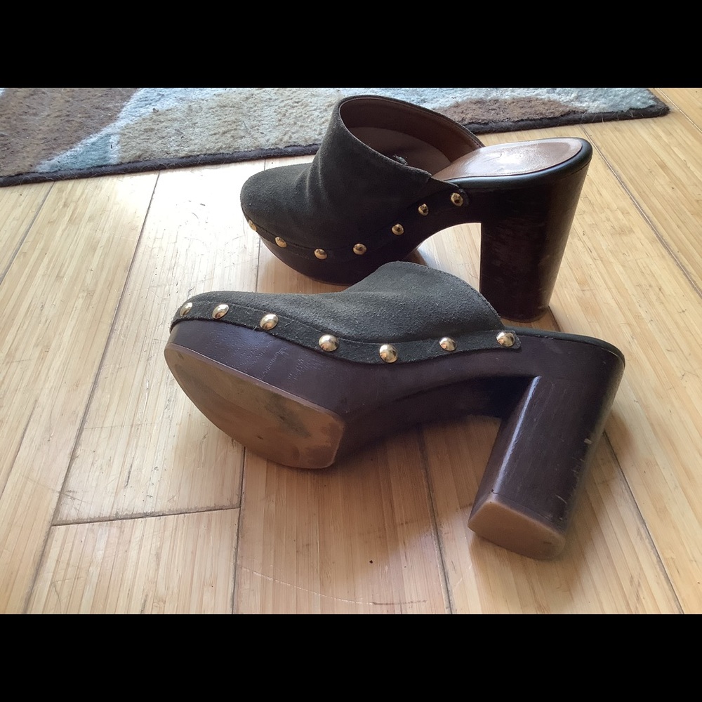 Clogs - Picture 4 of 5
